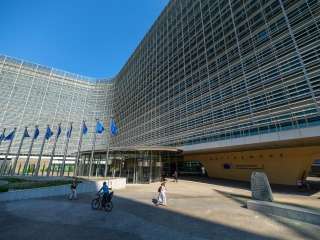 Google expands Microsoft licence fee spat to Europe