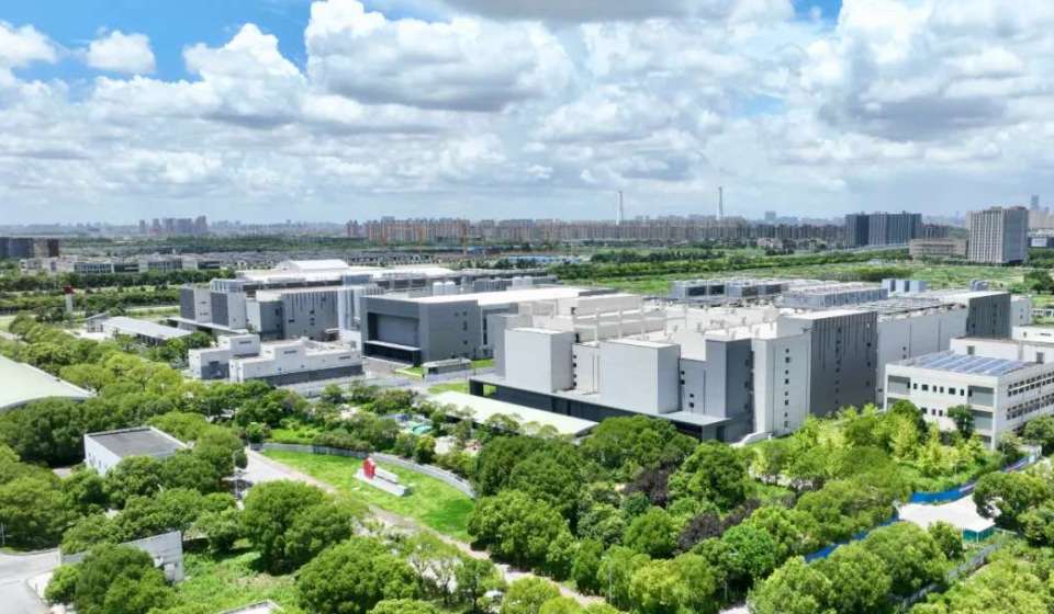 GDS International raises $1bn in Series B funding