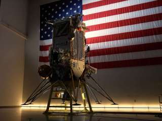 SpaceX Falcon 9 carries data centre to the Moon