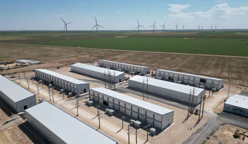Applied Digital closes $375 million financing for Ellendale HPC Campus