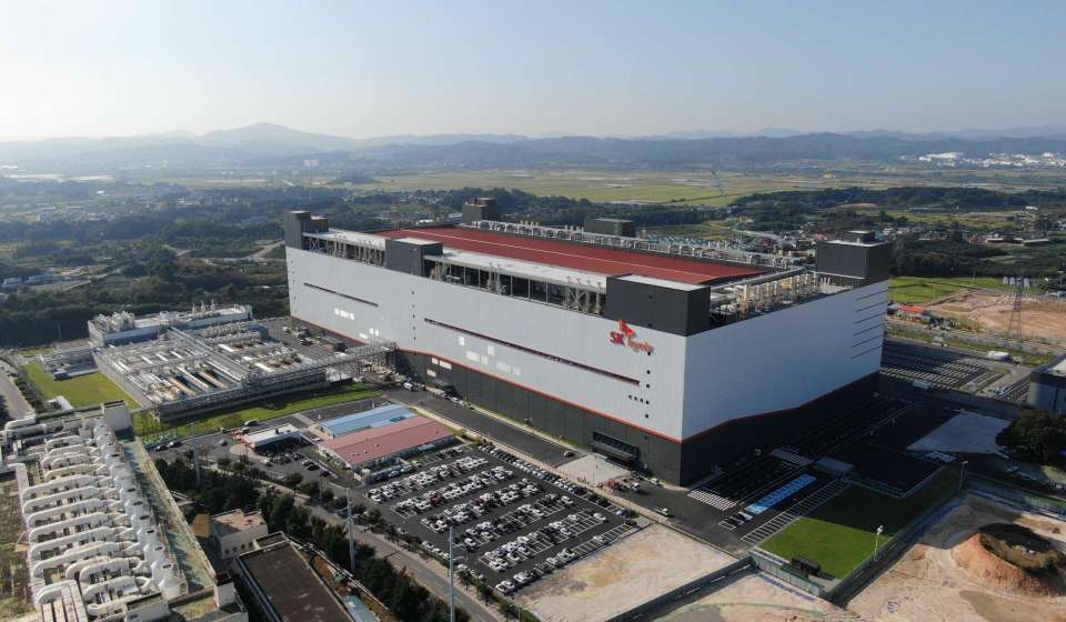 Semiconductor giant Intel divests $9bn NAND memory division