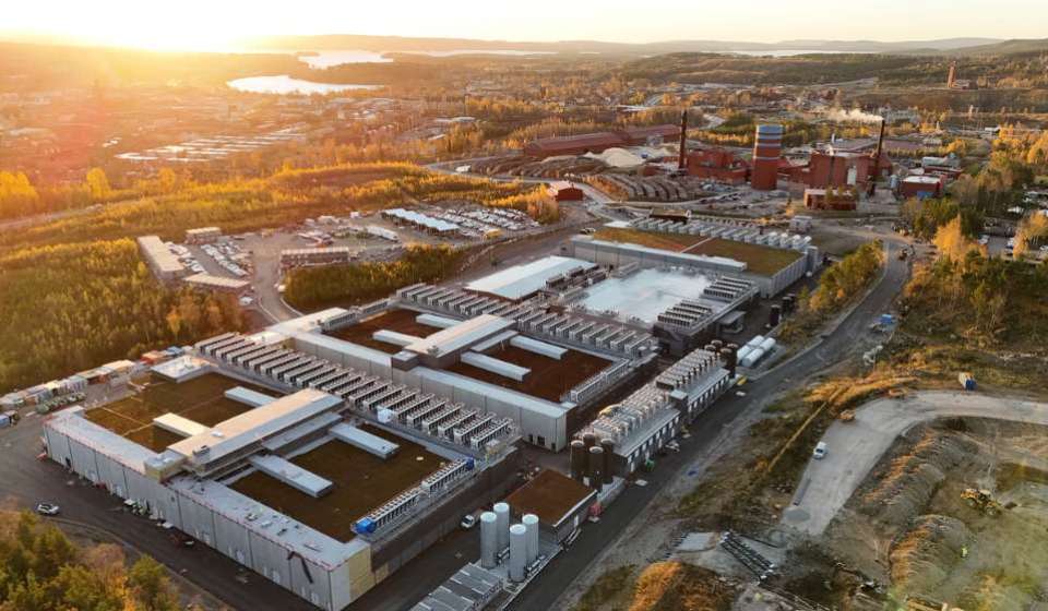 EcoDataCenter fundraising tops $1.28 billion