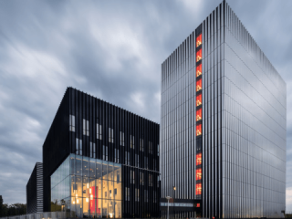 Major investors adjust positions in Equinix as digital infrastructure demand grows
