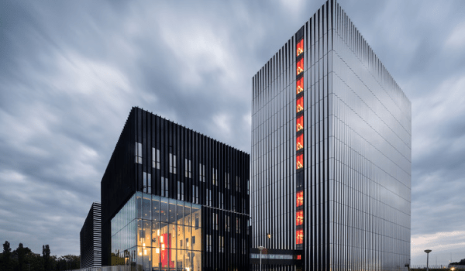 Major investors adjust positions in Equinix as digital infrastructure demand grows