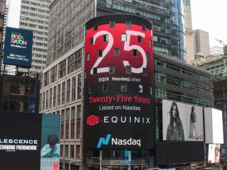 Major funds rebalance stakes in Equinix amid ongoing analyst support