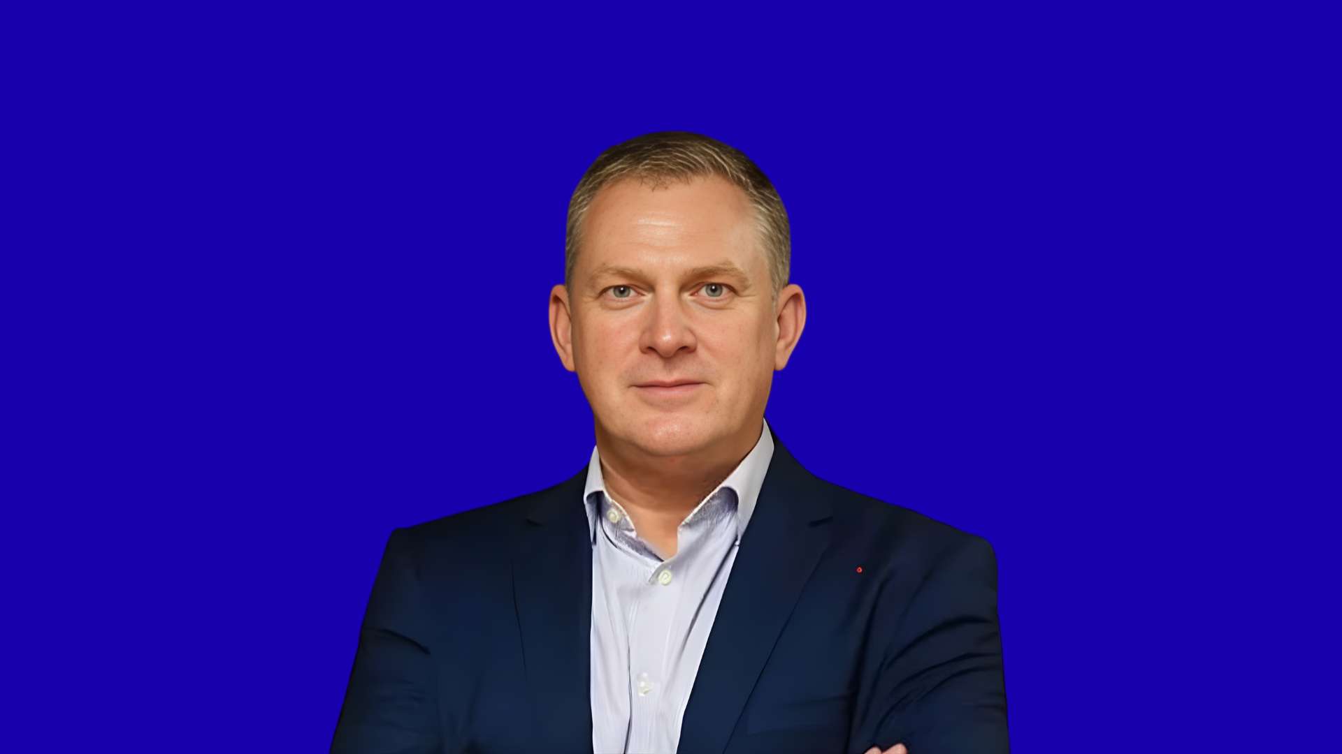 Charl Slabbert in blue background