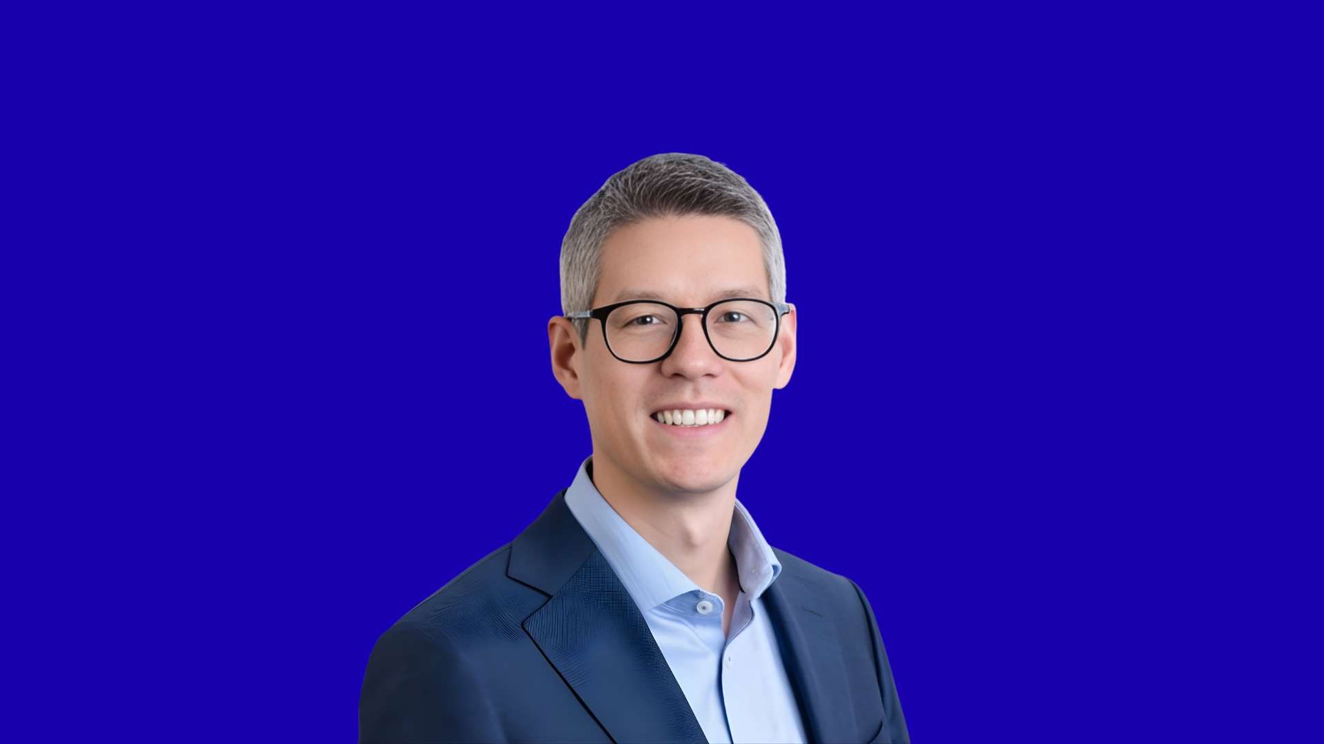 Jonathon Hoo in blue backgroung