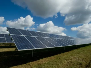 Amazon signs nine Australia renewable power deals to back data centre expansion