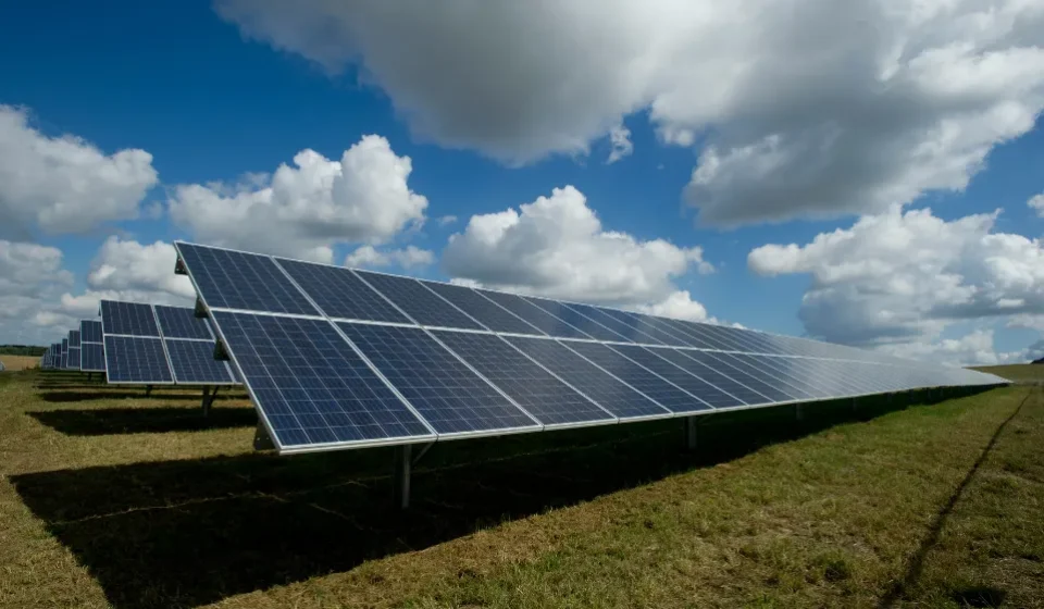 Amazon signs nine Australia renewable power deals to back data centre expansion