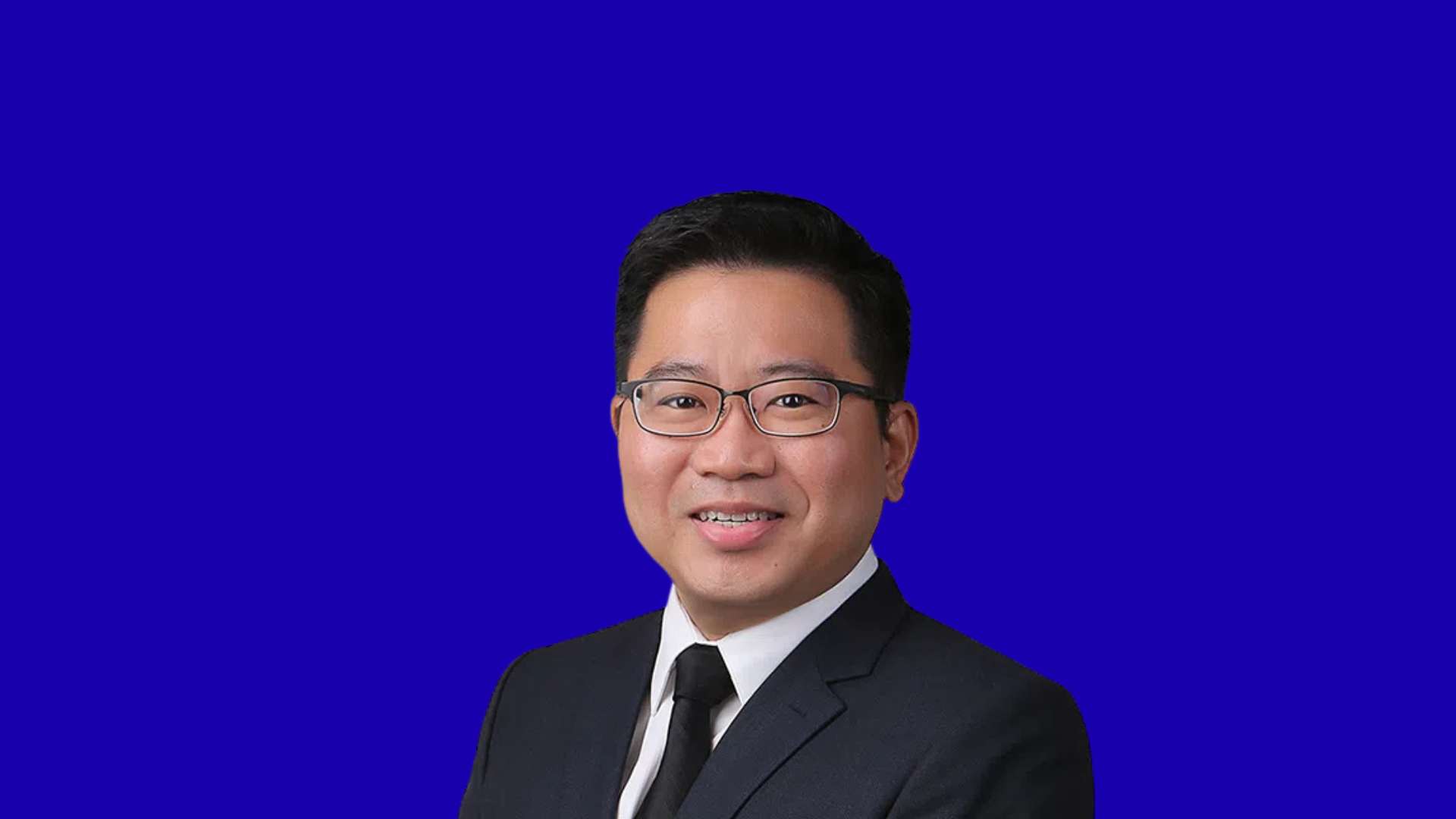 Nelson Lim in blue background