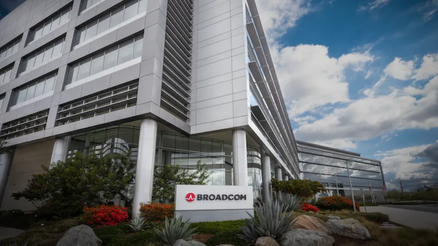 Broadcom signs 10-year private cloud agreement with NTT DOCOMO Editor APAC, The Tech Capital 4 Mins 22 October 2026 | 3:31 am CEST US-based technology and semiconductor company Broadcom (NASDAQ: AVGO) has signed a 10-year agreement with Japan's NTT DOCOMO to develop and support the telecoms operator's private cloud infrastructure as demand for AI services grows and cybersecurity threats become more complex.